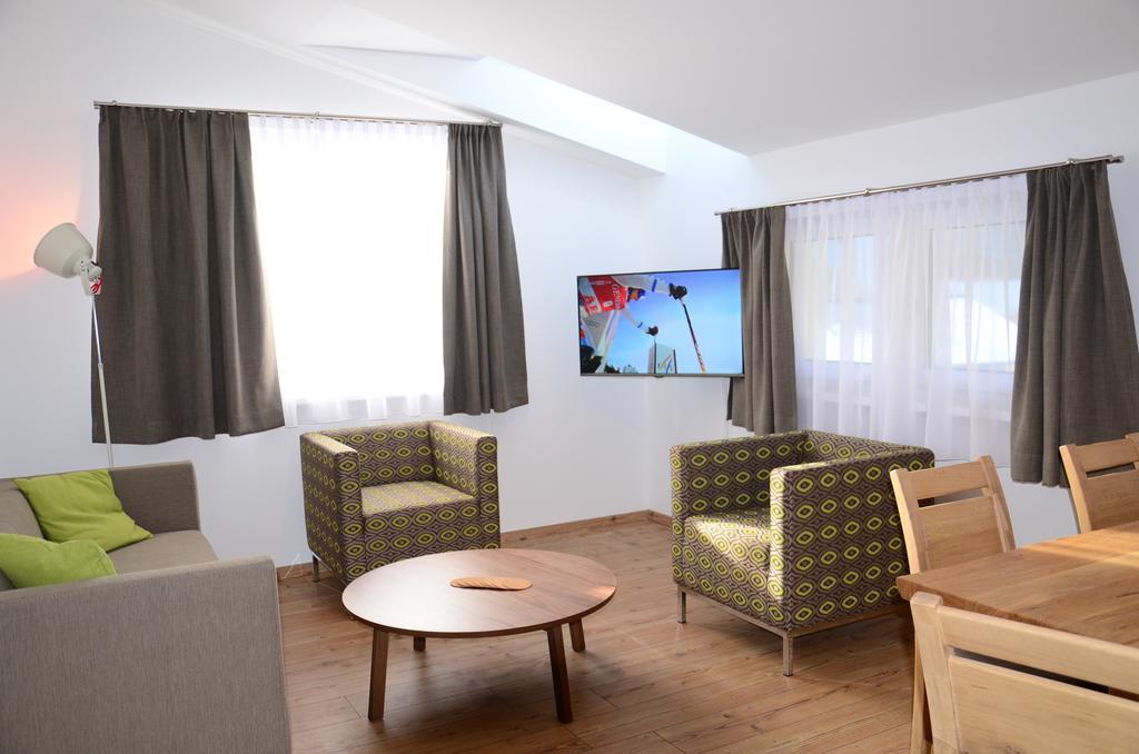 Apartment Haus Van der Leij Russbach am Pass Gschütt Zimmer foto